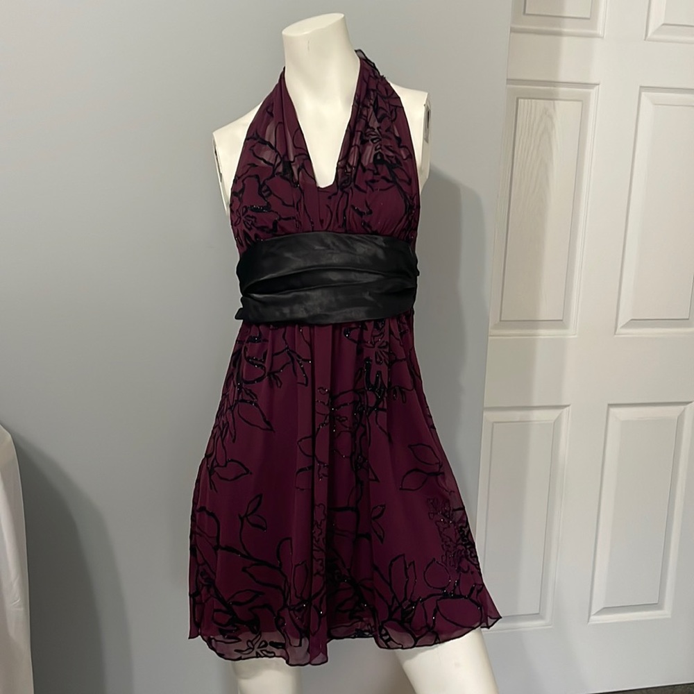 Speechless Dress, Size Medium. Bundle & Save!